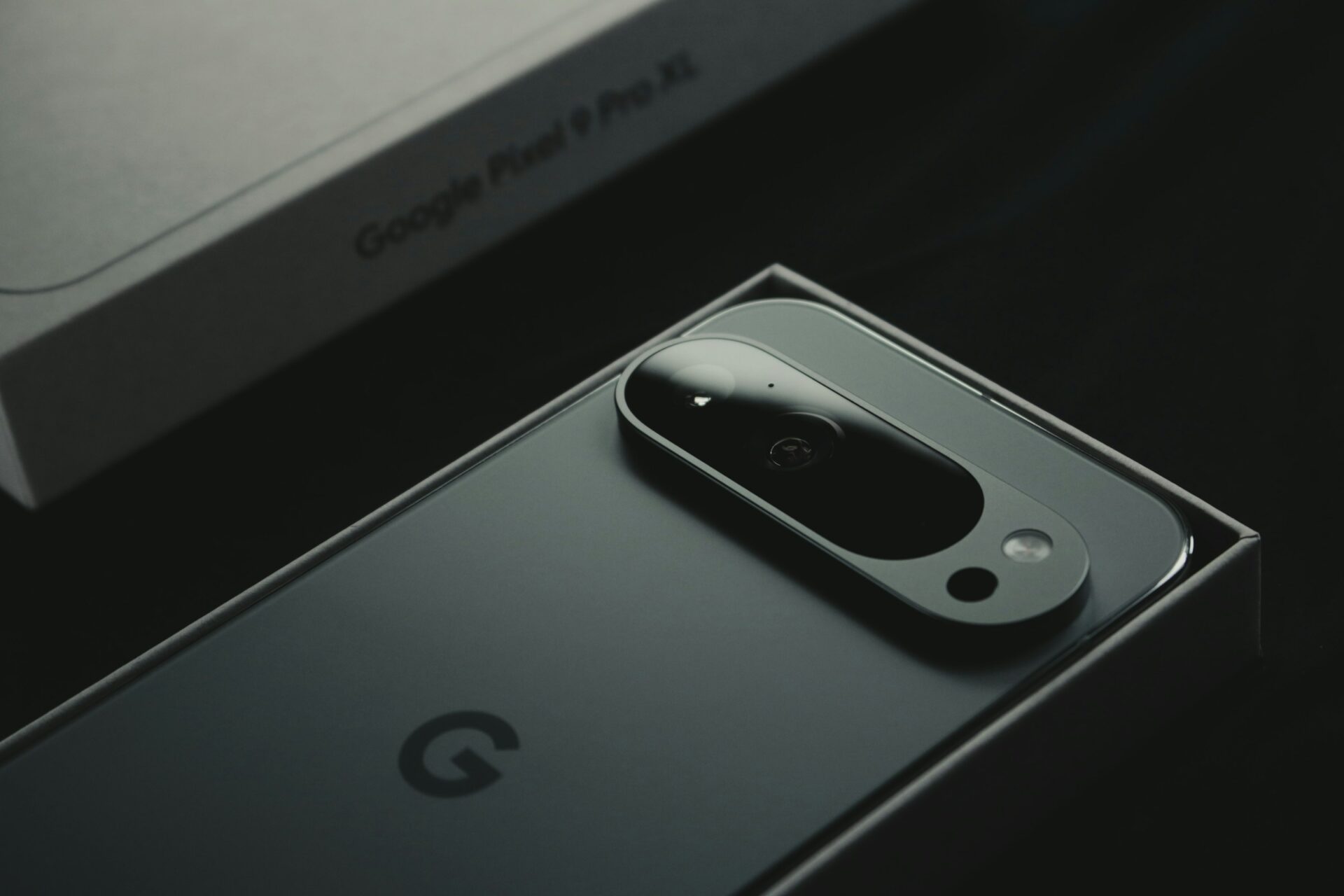 Smartphone Shipments Set for 5% Growth in 2025