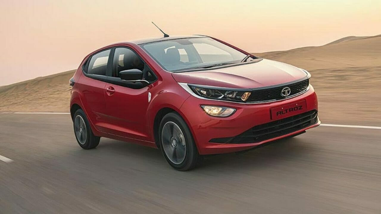 The Tata Altroz Facelift is Coming Sooner Than You Think!