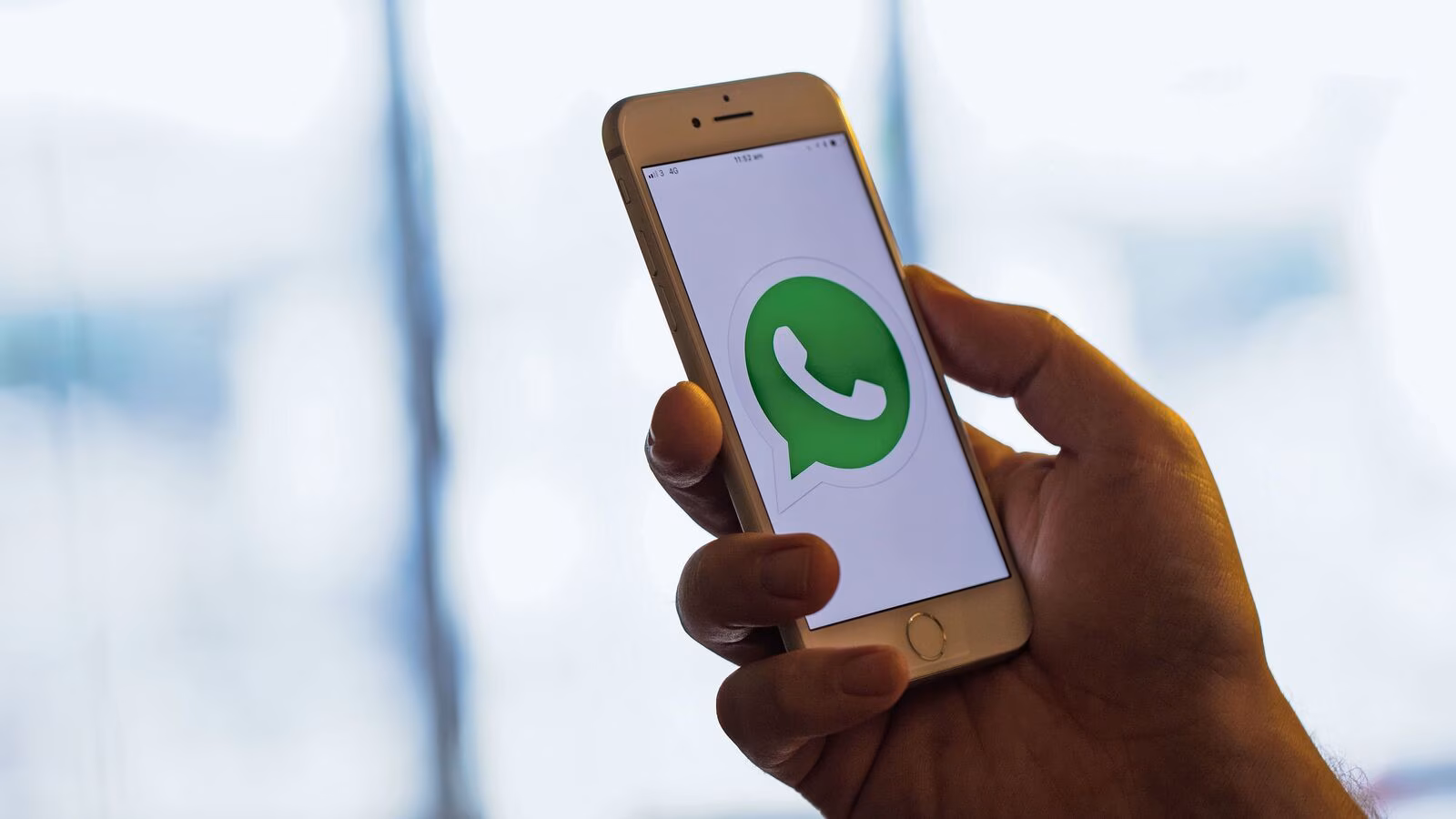 Is Perplexity AI on WhatsApp the Future of Everyday AI Chat