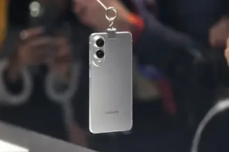 Why Is Samsung Mocking iPhone’s Weight in Its New Galaxy S25 Edge Ad