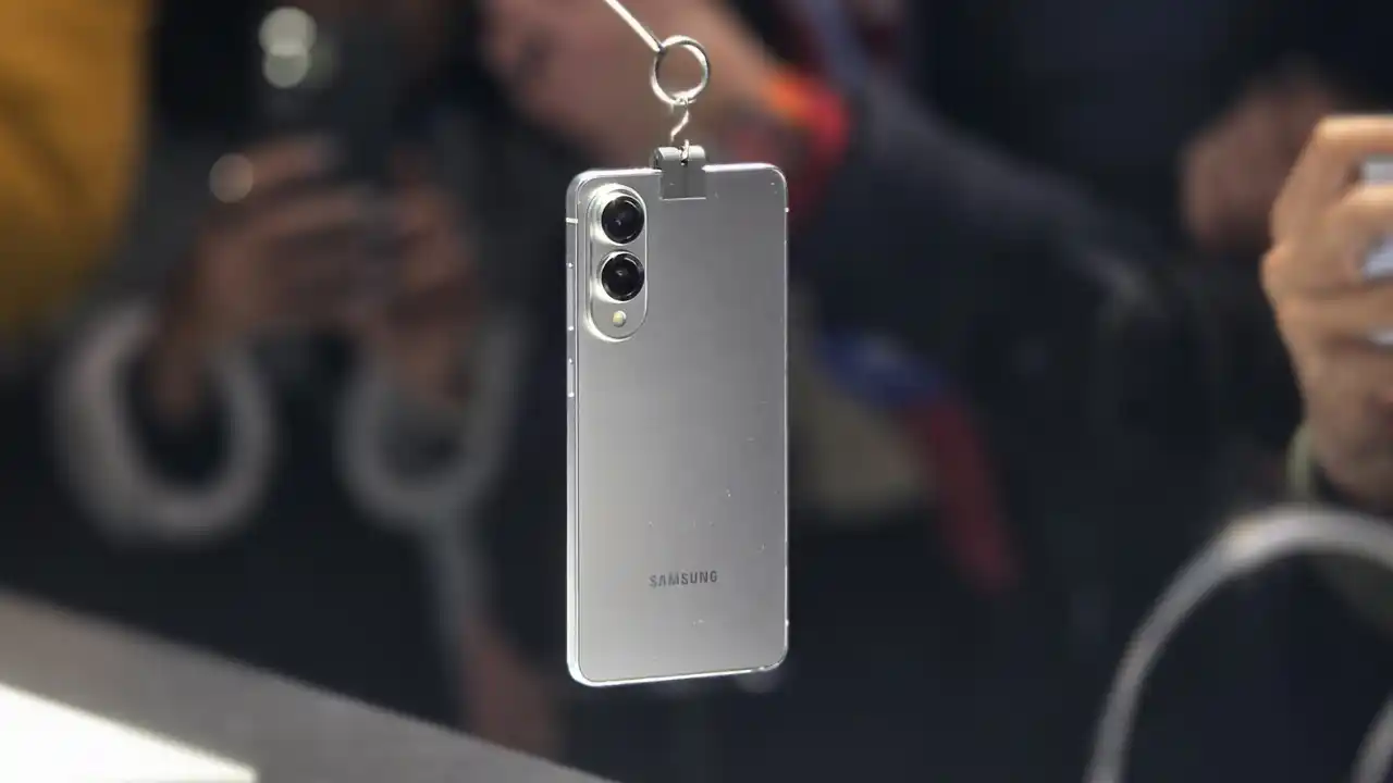 Why Is Samsung Mocking iPhone’s Weight in Its New Galaxy S25 Edge Ad