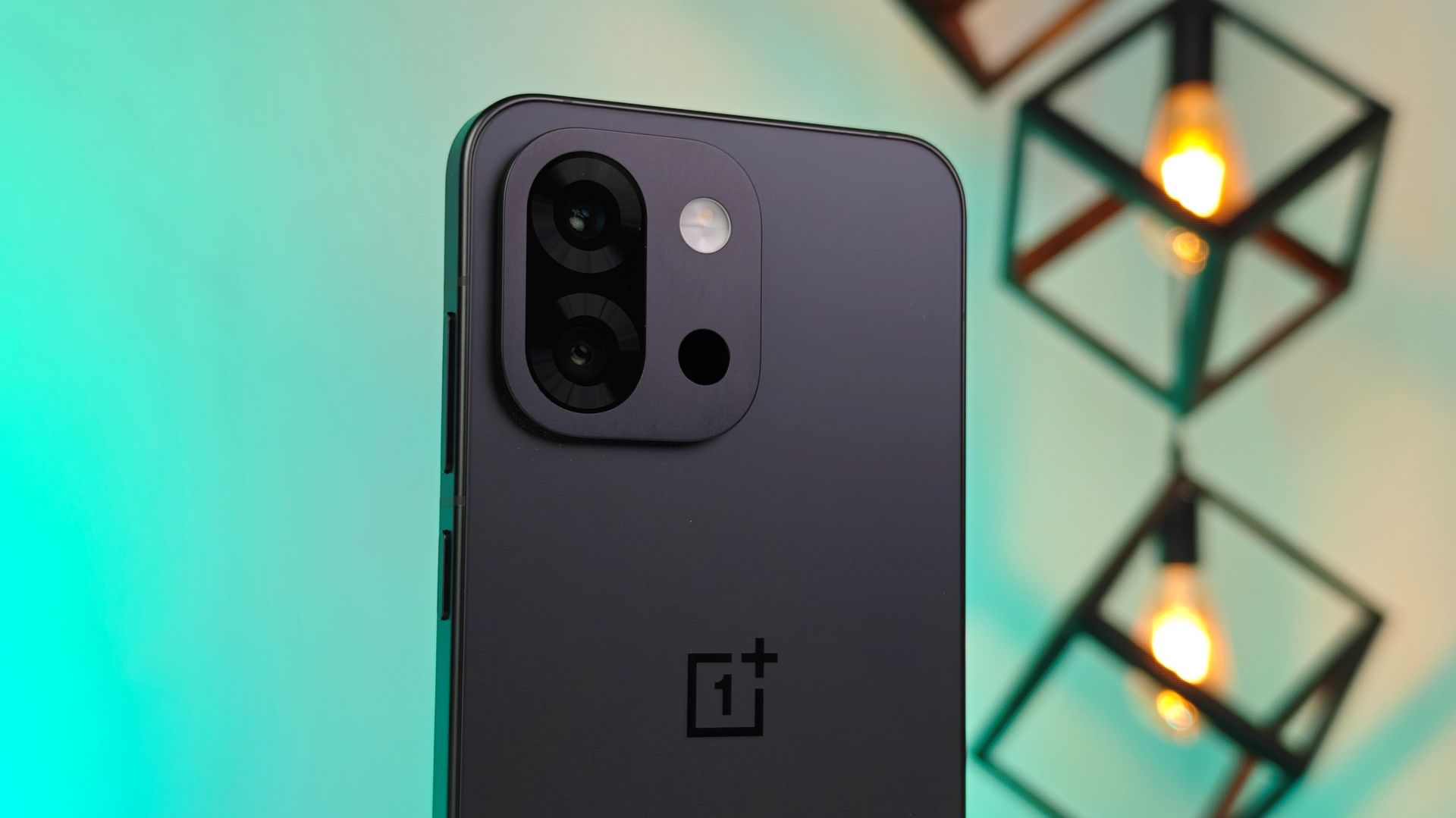 OnePlus 13s