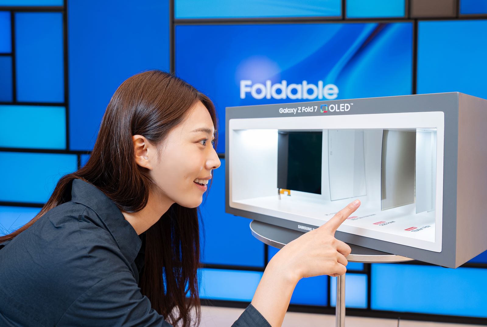 Samsung Galaxy Z Fold 7 Display Survives 500,000 Folds in New Test