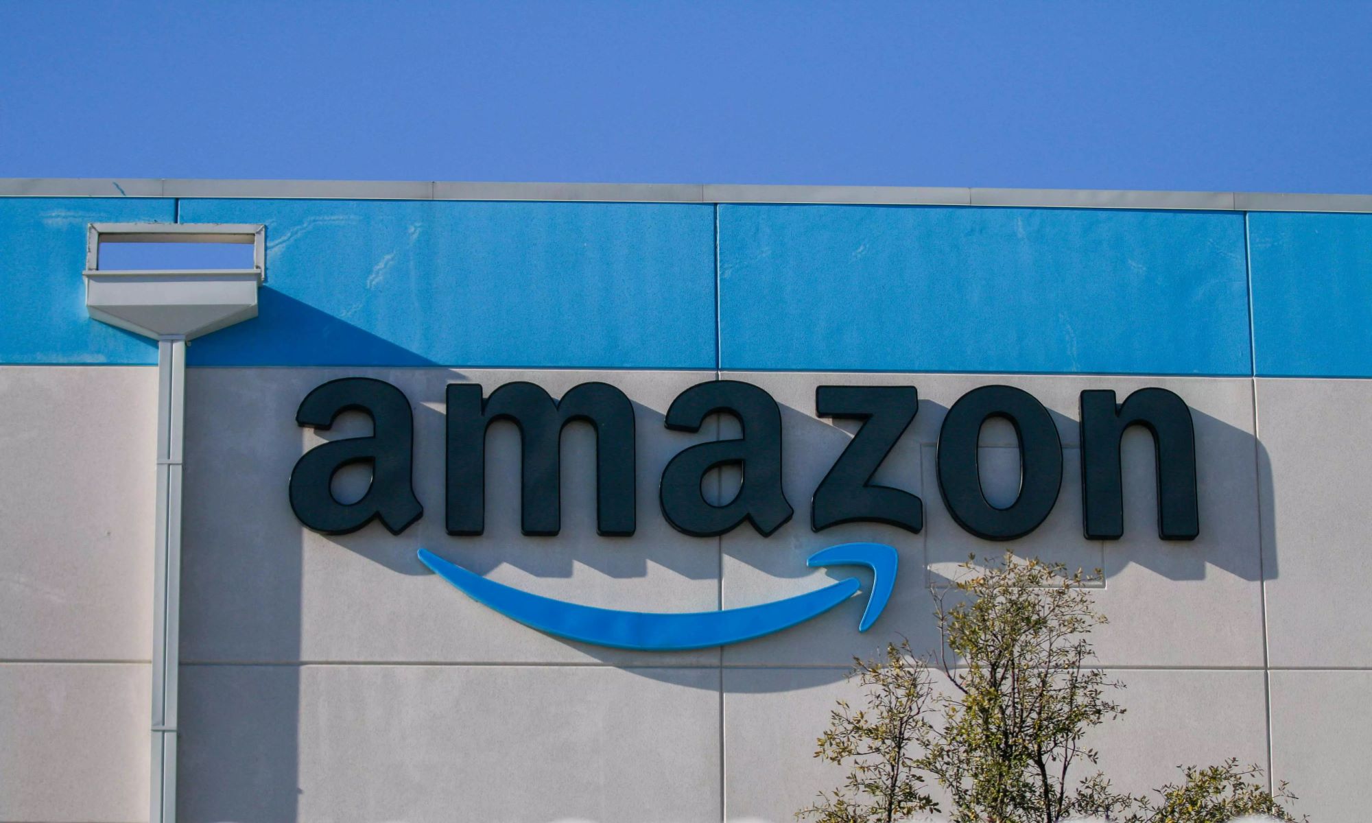 Amazon Develops Consumer AR Glasses to Rival Meta