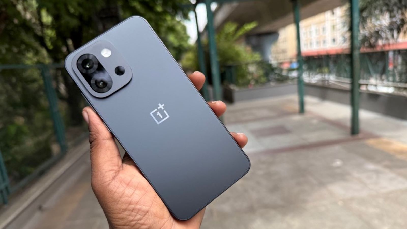 Amazon Great Indian Festival Offers Big Discounts on OnePlus 13 and New OnePlus 13s