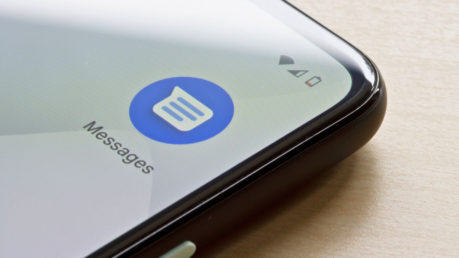 Google Messages Tests Nano Banana AI to Create Memes from Photos