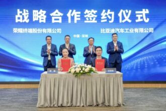 HONOR and BYD Partner to Create AI-Driven Smart Mobility Ecosystem 27 HONOR and BYD Partner to Create AI-Driven Smart Mobility Ecosystem
