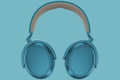 Sennheiser MOMENTUM 4 Wireless Headphones Get New Brown and Teal Colour Options in India